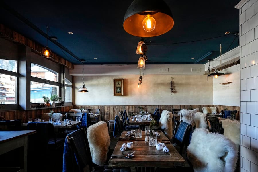 Zermatt: Zermatt home of Winter; Brasserie Uno