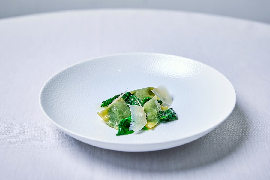 Flavio Fermi, Spitzenkoch, Stern, Sterne, Gault Millau, Michelin, Küche, Kochen, Team, Restaurant, Eveline Tischhauser, Roland Tischhauser, Naik von Rotz, Naomi Ingold, Valentina Elezi, Service, Ackermannshof, © Photo Christian Jaeggi, 27. Oktober 2021