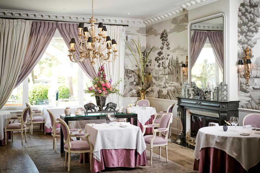 Le chef Guy Ravet du Grand Hôtel du Lac ouvre son restaurant gastronomique "Emotions", photographié le mercredi 3 mai 2023 à Vevey. (© Gabriel Monnet)