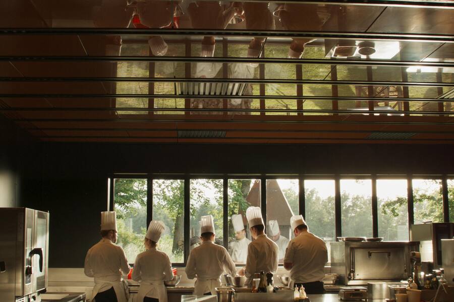 Crew Maison Troisgros