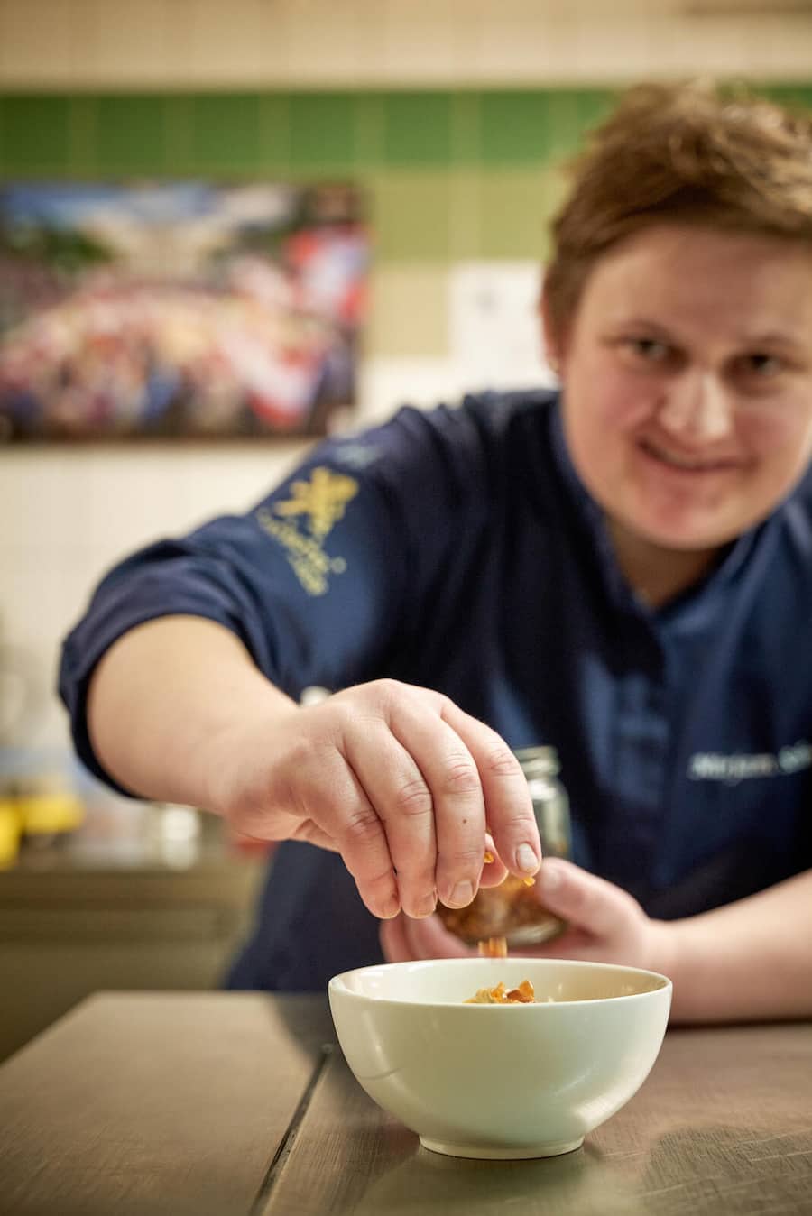 Zermatt, le 6 février 2024 ,Hôtel Zermatterhof BWTR sâinvite à la table de la brasserie du zermatterhof , Mirjam Schwartz la chef de la brasserie en équipe avec Hans Rufibach nous prépare une tête de veau à la crème de safran et un filet de boeuf à la liqueur de sureau et sa betterave rouge confite © Sedrik Nemeth