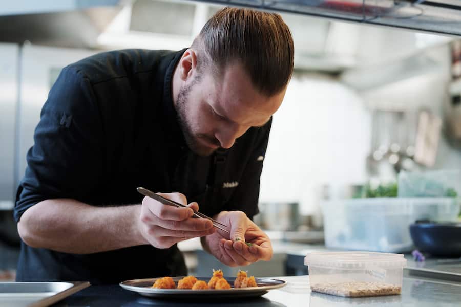 Ameo Zuerich - Kuechenchef Julien Mühlebach - Januar 2024 - Copyright Olivia Pulver