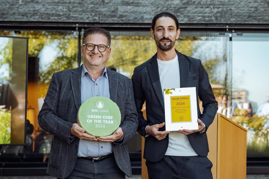 Koch des Jahres Party - Restaurant Mammertsberg Green Chef of the Year Chef Paolo Casanova mit Reto Thörig (Bio Suisse).Â