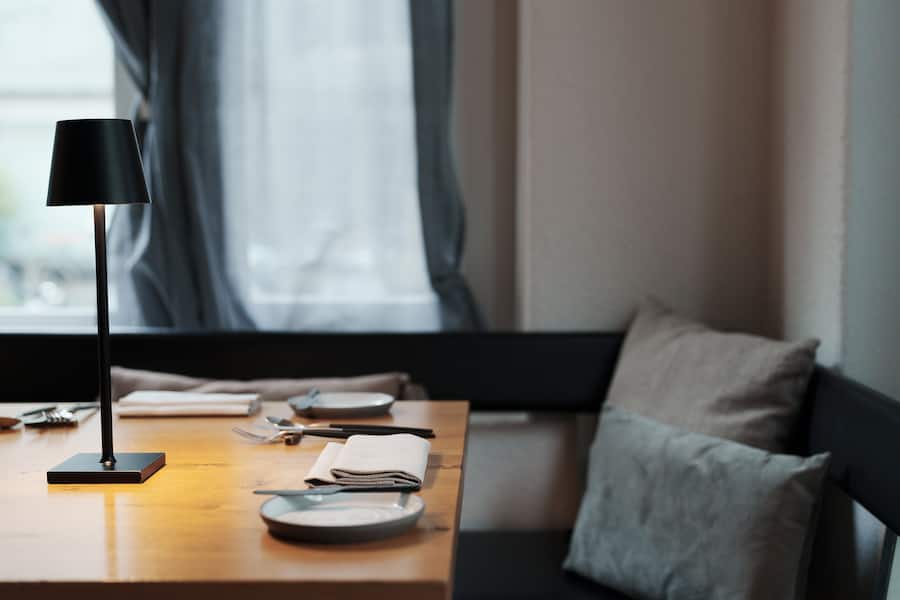 Ameo Zuerich - Kuechenchef Julien Mühlebach - Gastgeber Maximilian Dullinger - Januar 2024 - Copyright Olivia Pulver