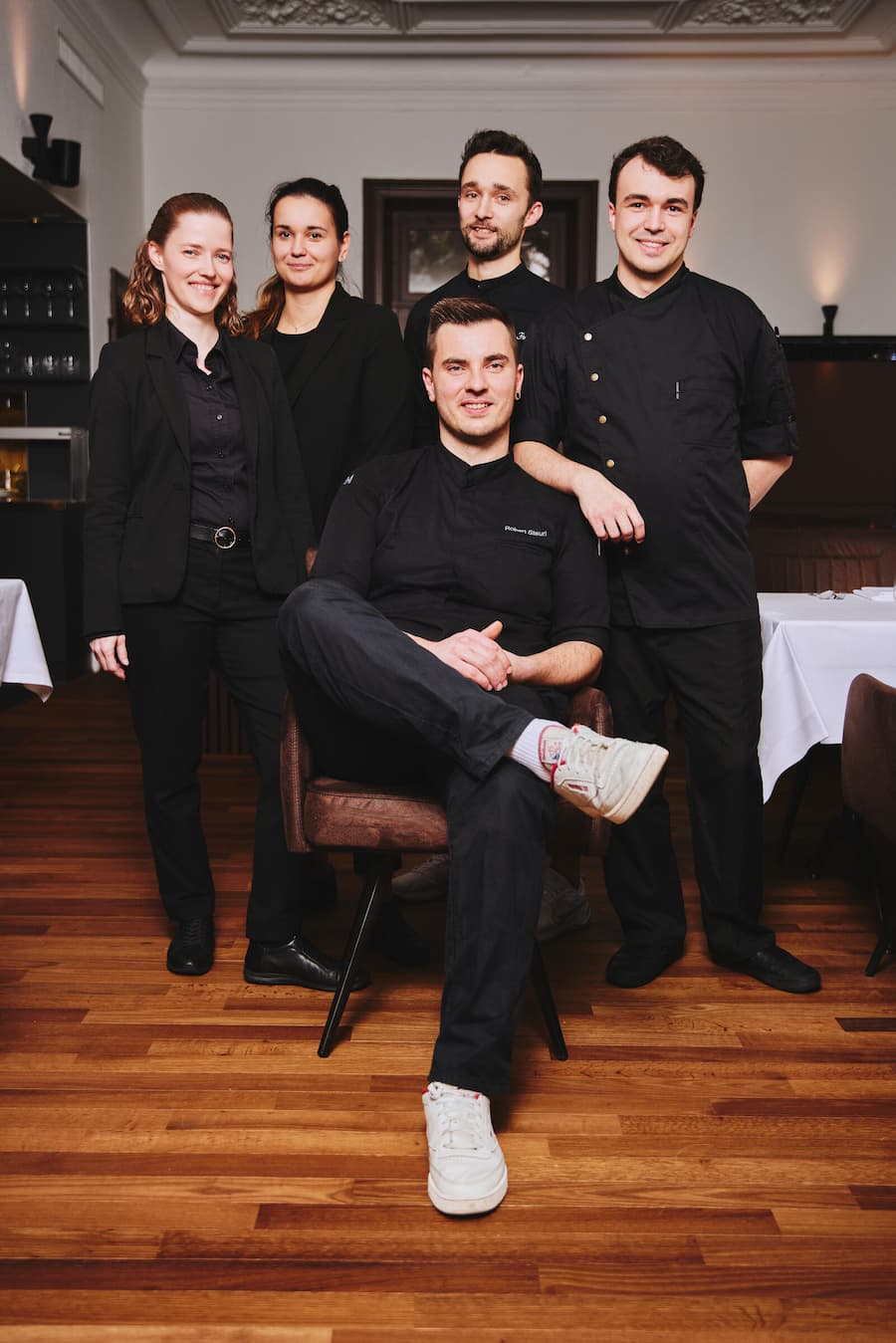 v.l.n.r. Carolin Baur, Sabrina Frass, Alexander Fink, Hendrik Gross, vorne Chef Robert Steuri.Â