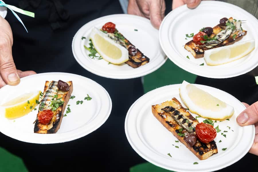 Big Green Egg Flavour Fair Aarau 2024 Chef Mischa Käser, Ristaurante Italia Gegrillte Sardine Fotografiert am 20.04.2024