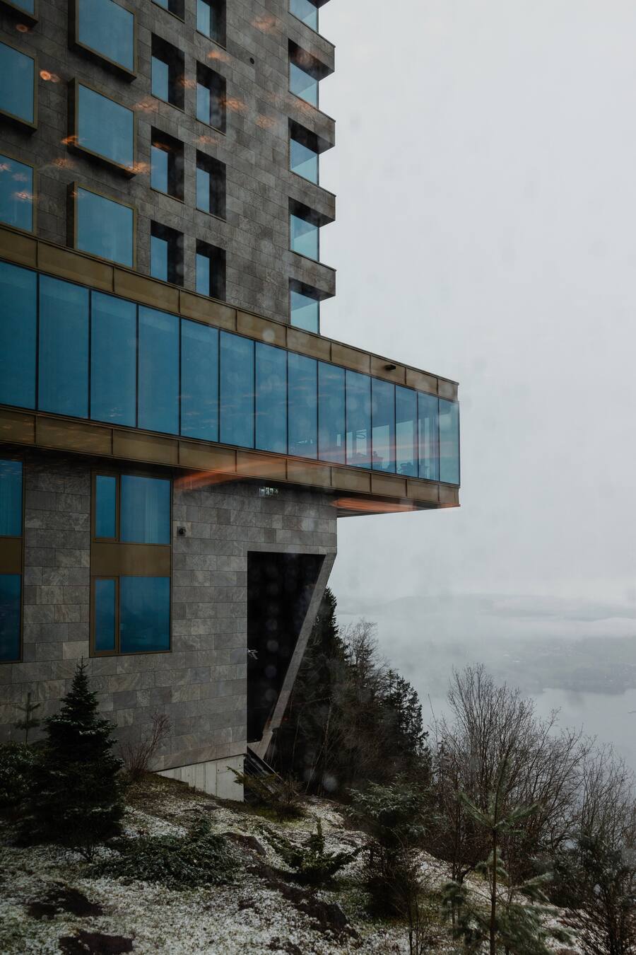 Sprüngli, Kreativ-Challenge, Bürgenstock, Merlin Lichtensteiger (Gewinnerin), Damian Carini (Chefpâtissier)