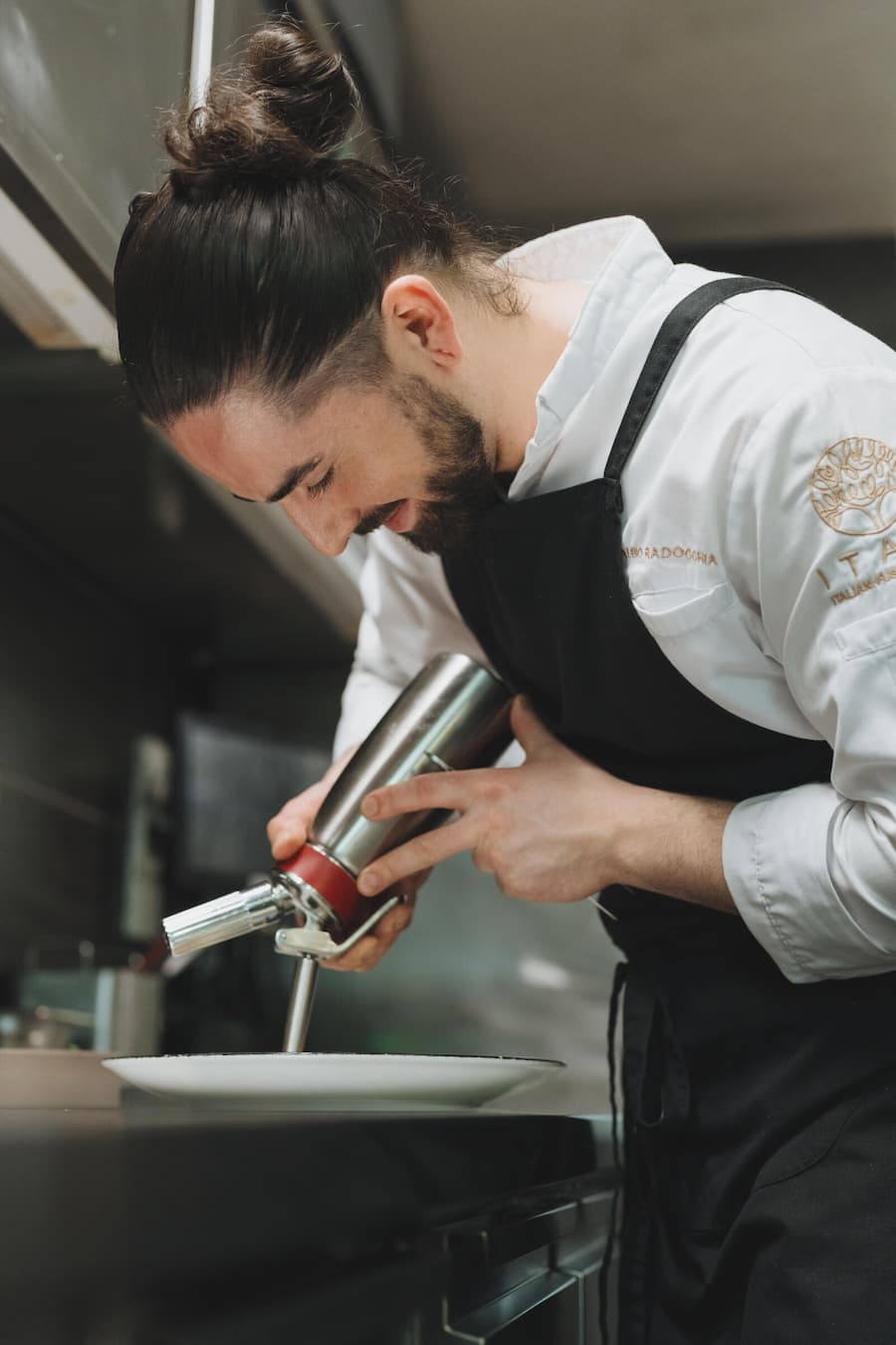 Inhaber/Chefkoch: Claudio Radocchia - ITAKI Feusisberg - April 2024 - Copyright Olivia Pulver