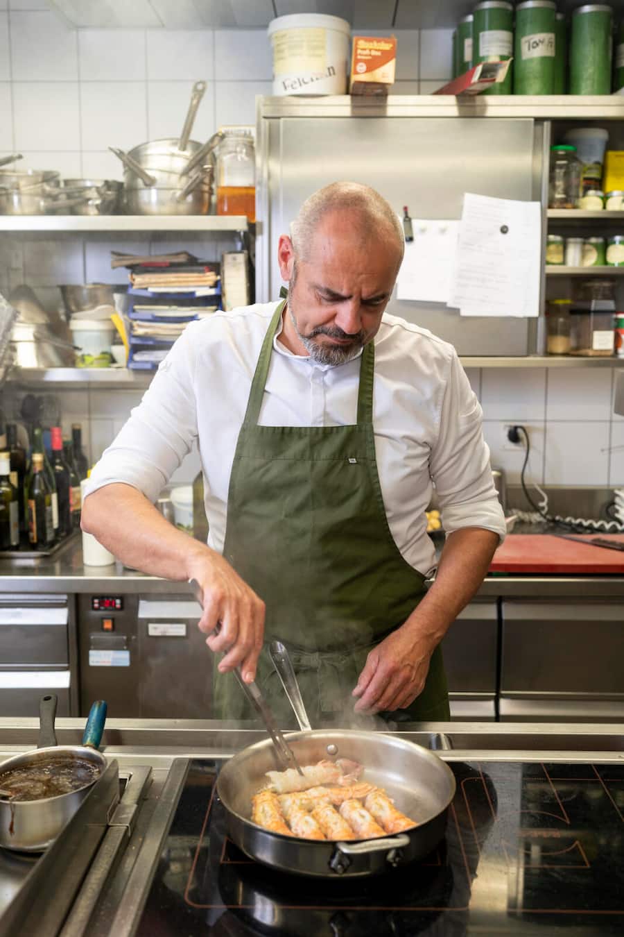 Ueli Kellenberger, Rössli Bad Ragaz, Ueli brät Scampi