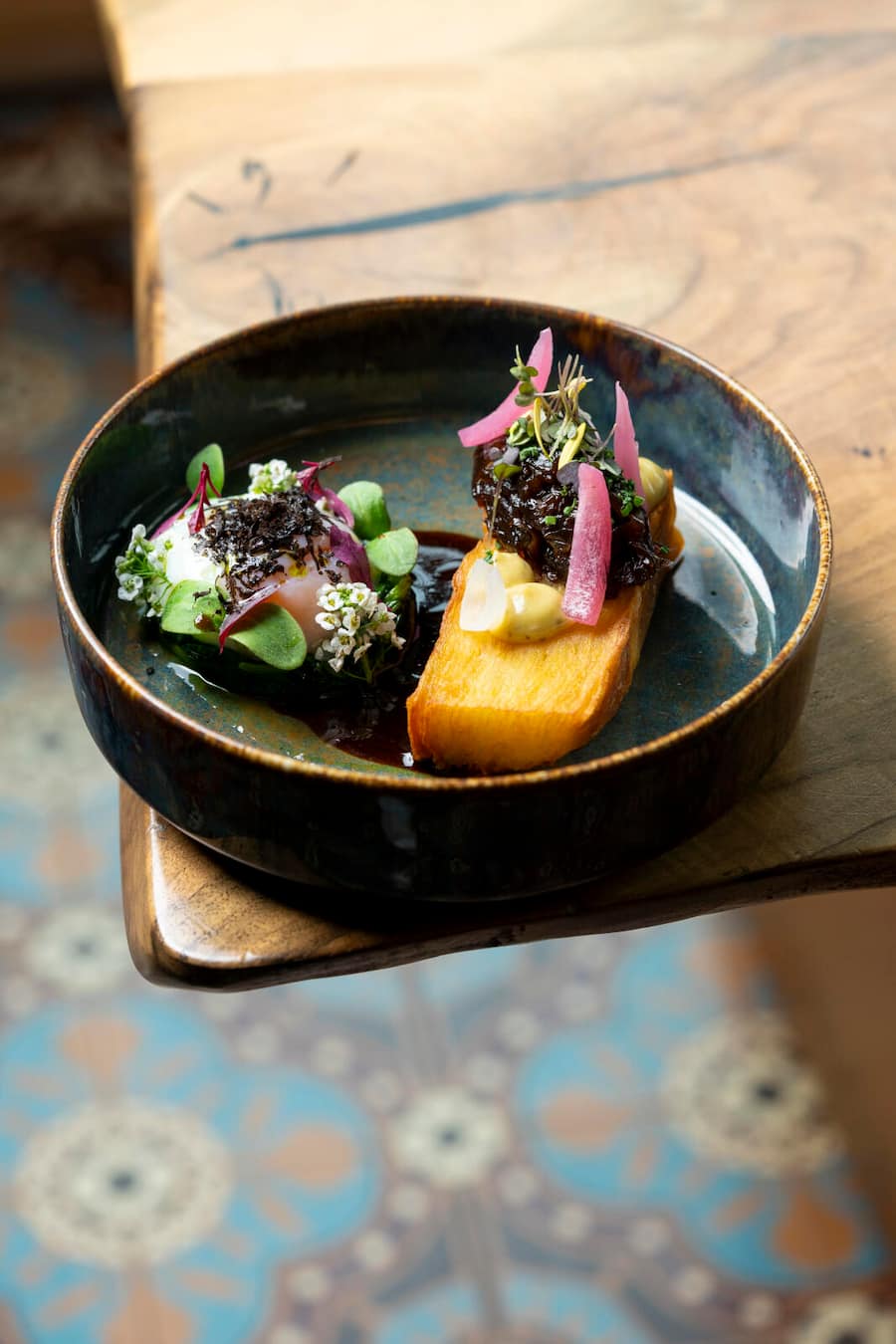 Restaurant Siemis Weinfelden, Onsen-Ei mit Röstigaletten, Spinat und Périgord-Trüffel