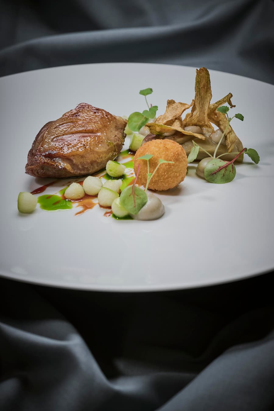 Souper UBS à 4 mains avec Guy Ravet et Lucrèce Lacchio au berceaux des sens à l'EHL, mardi 30 avril 2024 à Lausanne. (© Gabriel Monnet)