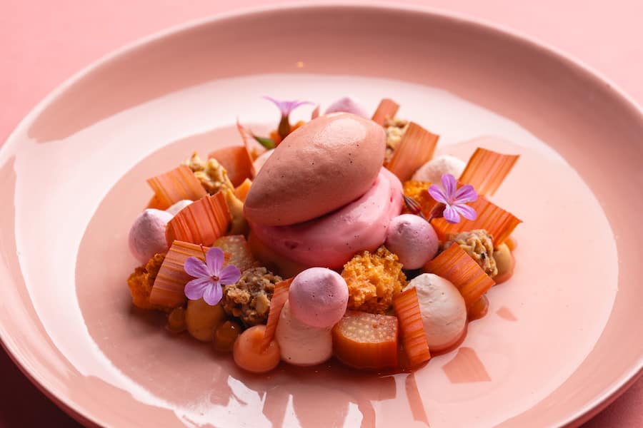 Dessert-Traum mit Rhabarber von Julien Duvernay.