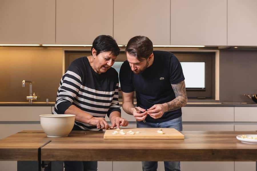 Mercedes-Benz, Marco Campanella, Rosalia Campanella (Mama), Semplicemente Marco, Orechietti con Cime di Rapa