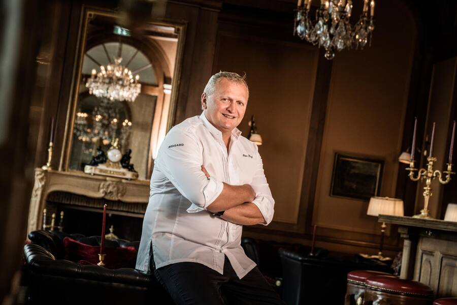 Peter Knogl 2021 Peter Knogl, Cheval Blanc, Hotel Les Trois Rois, les trois rois, Basel © Thomas Buchwalder