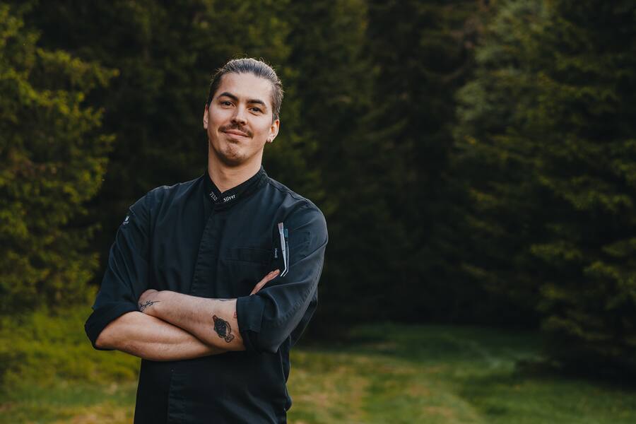 beyond the clouds - Marcel Koolen (Chefkoch Silver) kocht in der Natur auf dem Feuer - Silver, 7132 Vals - Juni 2024 - Copyright Olivia Pulver