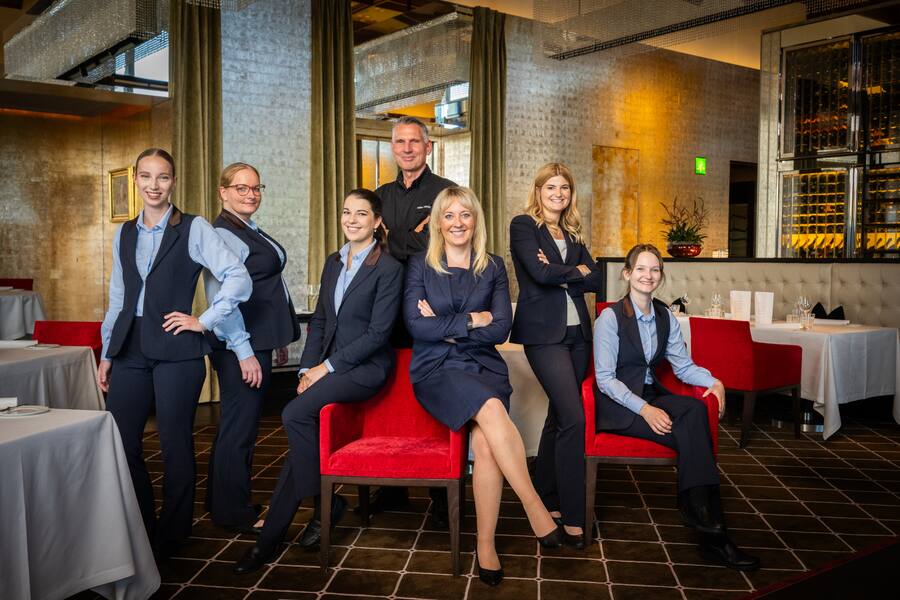 The Dolder Grand 2023: Emilia, Daniela, Laura, Evelyn, Katharina, Saskia