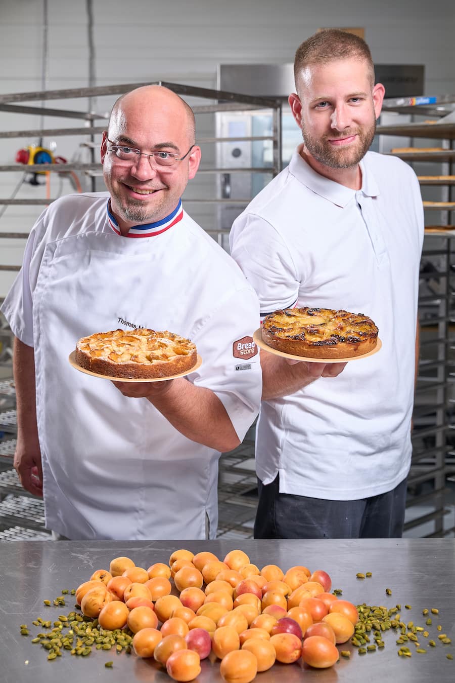 Crissier, le 18 juillet 2024,dans les laboratoires de BreadStore, Thomas Marie ( MOF ), et Ludovic Driot nous présente leur tartre aux abricots , la première de Thomas sur beurre et amandes, et la deuxième de Ludovic fond de crème de pistache et son curable maison © sedrik Nemeth