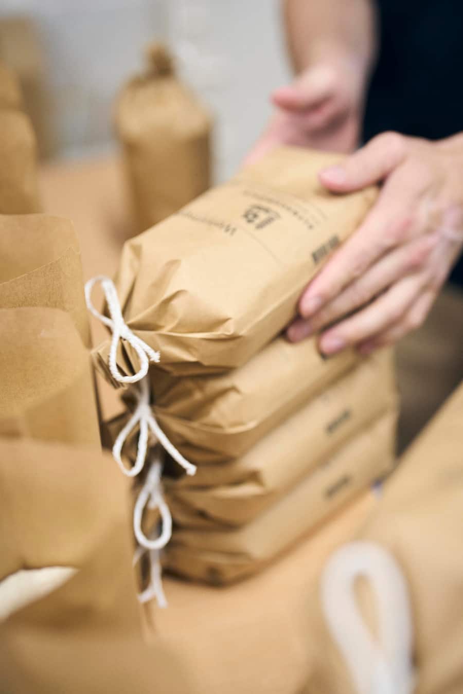 Reportage in der Altbachmühle in Wittnau AG, betrieben von Erika, Adolf und Lukas (Sohn) Tschudi, wo Koch Pascal Melliger sein Mehl bezieht, 04.07.2024, Foto Lucia Hunziker