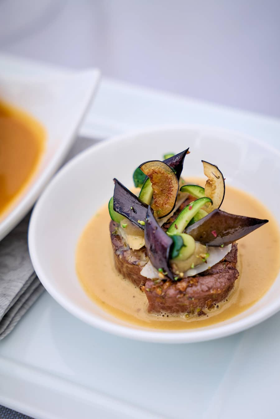 Gland, le 17 juillet 2024, Franck Giovannini au Golf du Domaine Impérial, nous présente un parcours gourmand avec lâASGI de 9 plats avec son team de lâhôtel de ville de Crissier filet de boeuf au poivre vert © sedrik Nemeth