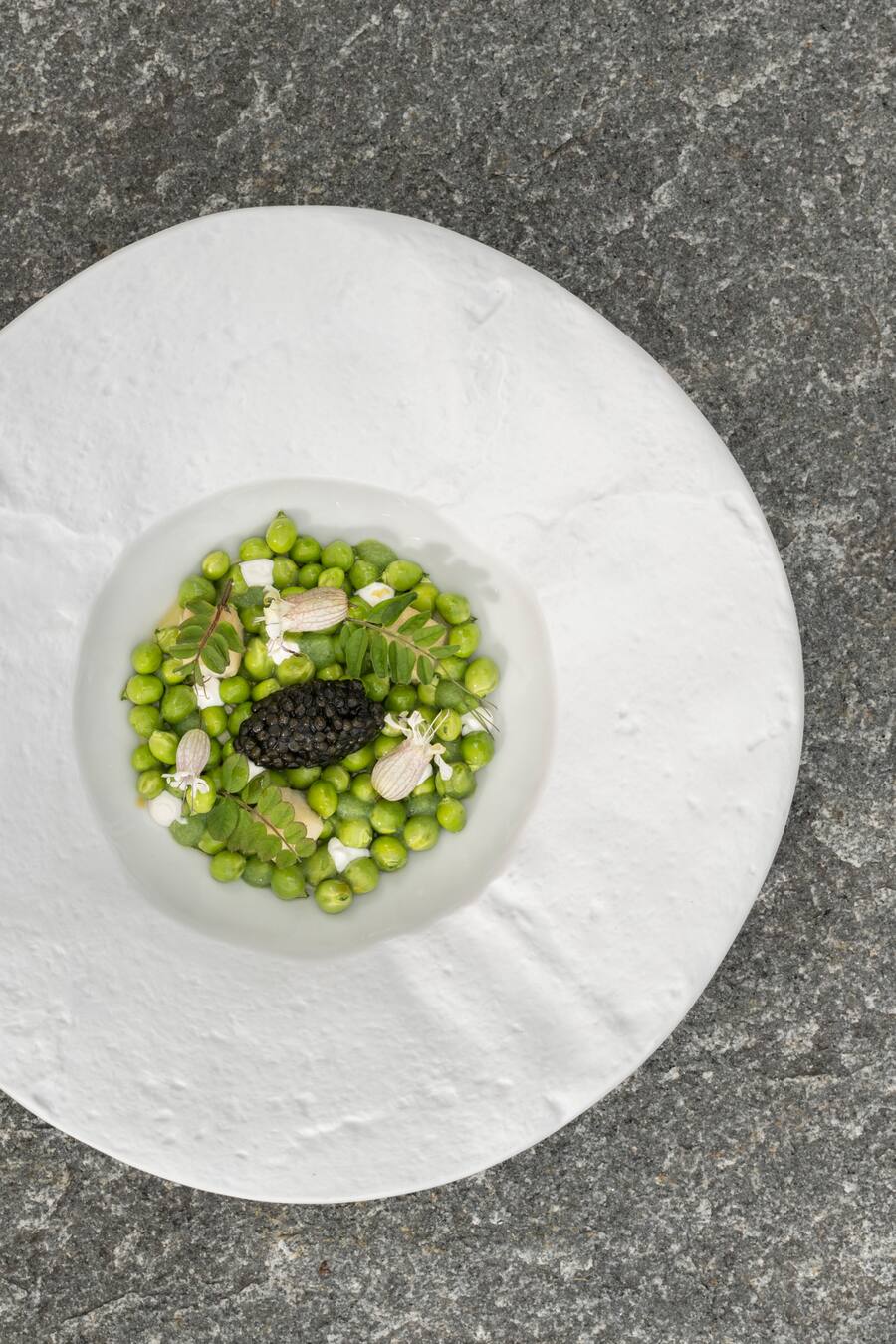 Gstaader Erbsen, Oona Kaviar, geräuchertes Störfilet