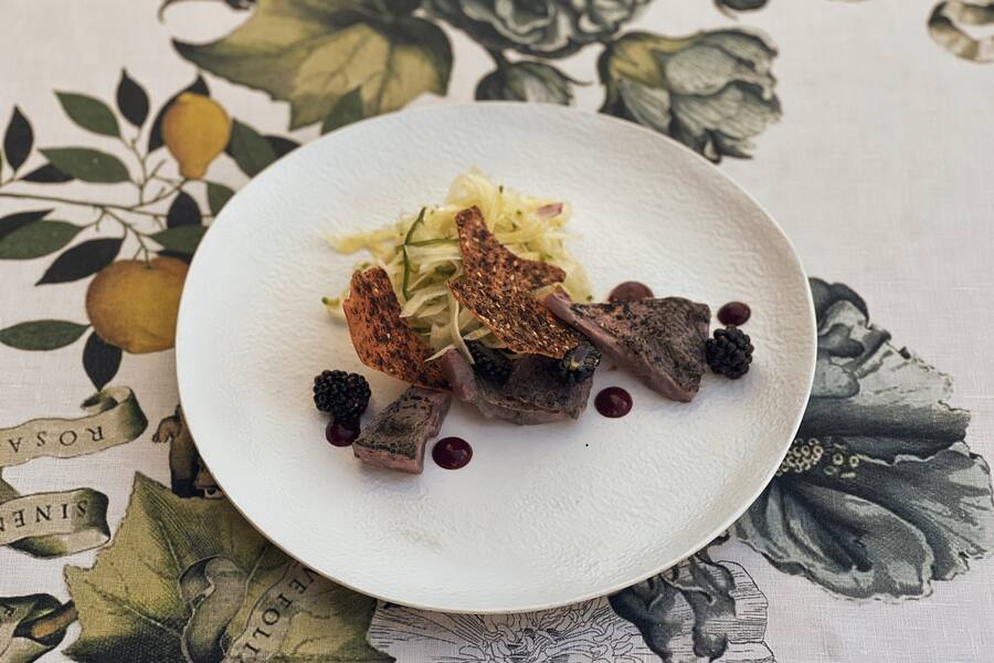 Hôtel Bella Tola St-Luc Angélique Buchs Loup Grimborg