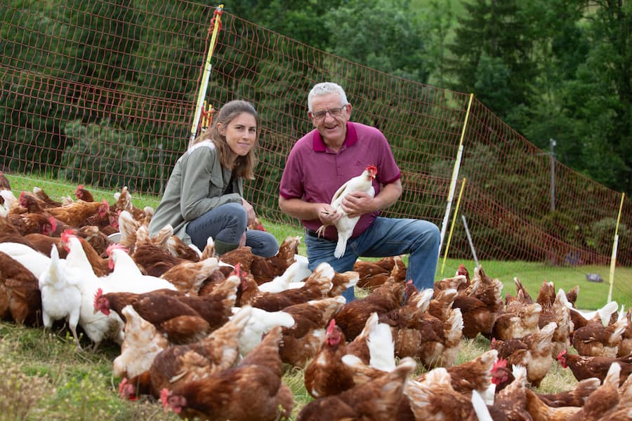 Kobi Zeller mit Robin Romang (Geschäftsführerin)