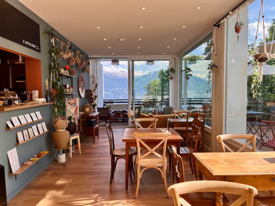 L'Atelier Café Créatif café cosy à Crans-Montana