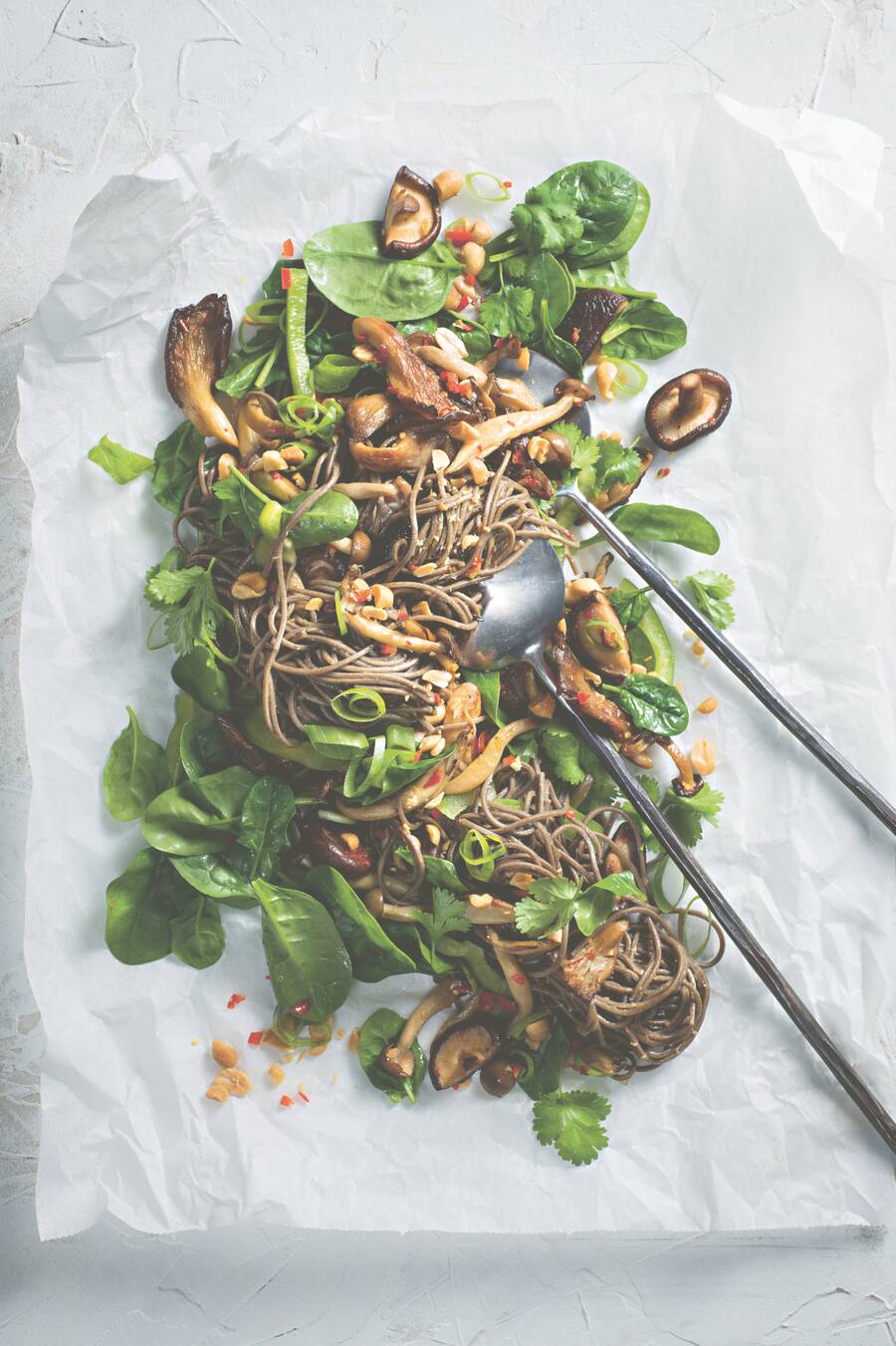 Sobanudeln mit Miso-Dressing, Knaller Salate