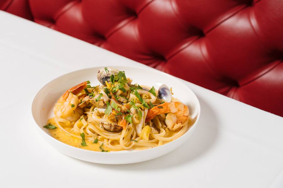 SPAGHETTINI ALLE VONGOLE E GAMBERONI - Olives d'Or - Nadine Wächter Moreno, Executive Chef - Grand Resort Bad Ragaz - Mai 2024 - Copyright Olivia Pulver