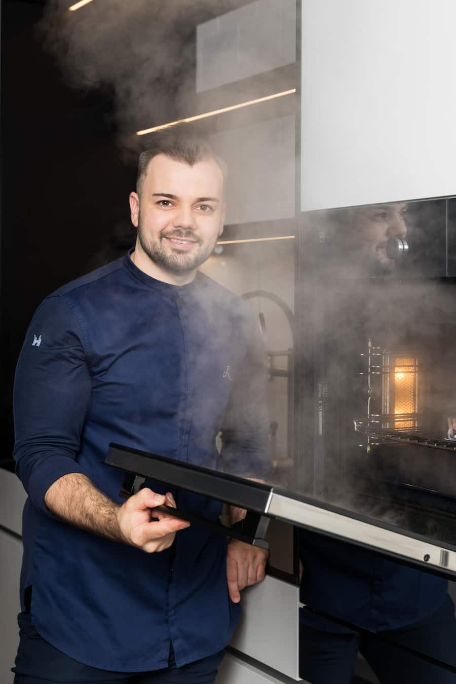 The Dining Room, Cham mit Gastgeberin Johanna Hagen und Küchench Fotografiert am 5 Juli 2024 AUF DEM FOTO: Küchenchef Chris Knippschild Portrait