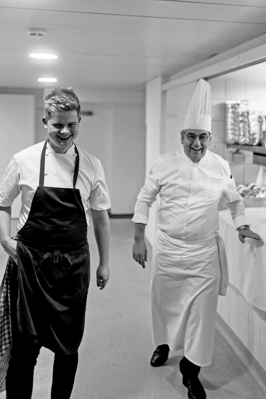 Tom Booton kommt wieder zurück nach St. Moritz. Rechts: Executive Chef Mauro Taufer.