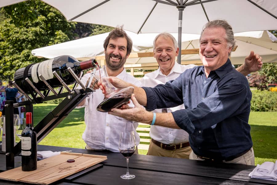 Carlos del Rio Senior Junior und in Mitte Christoph Bürki Winzerinnen & Winzer Casa del Vino