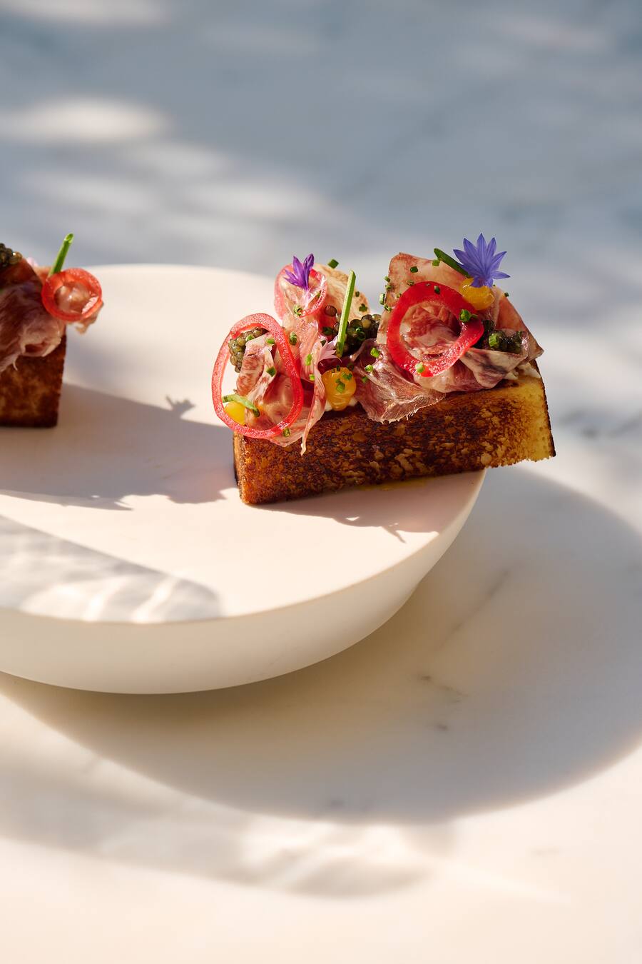 Chef Maximilian Müller: Snack der Extraklasse: Wagyu-Croustillant mit Kaviar und Eigelb.