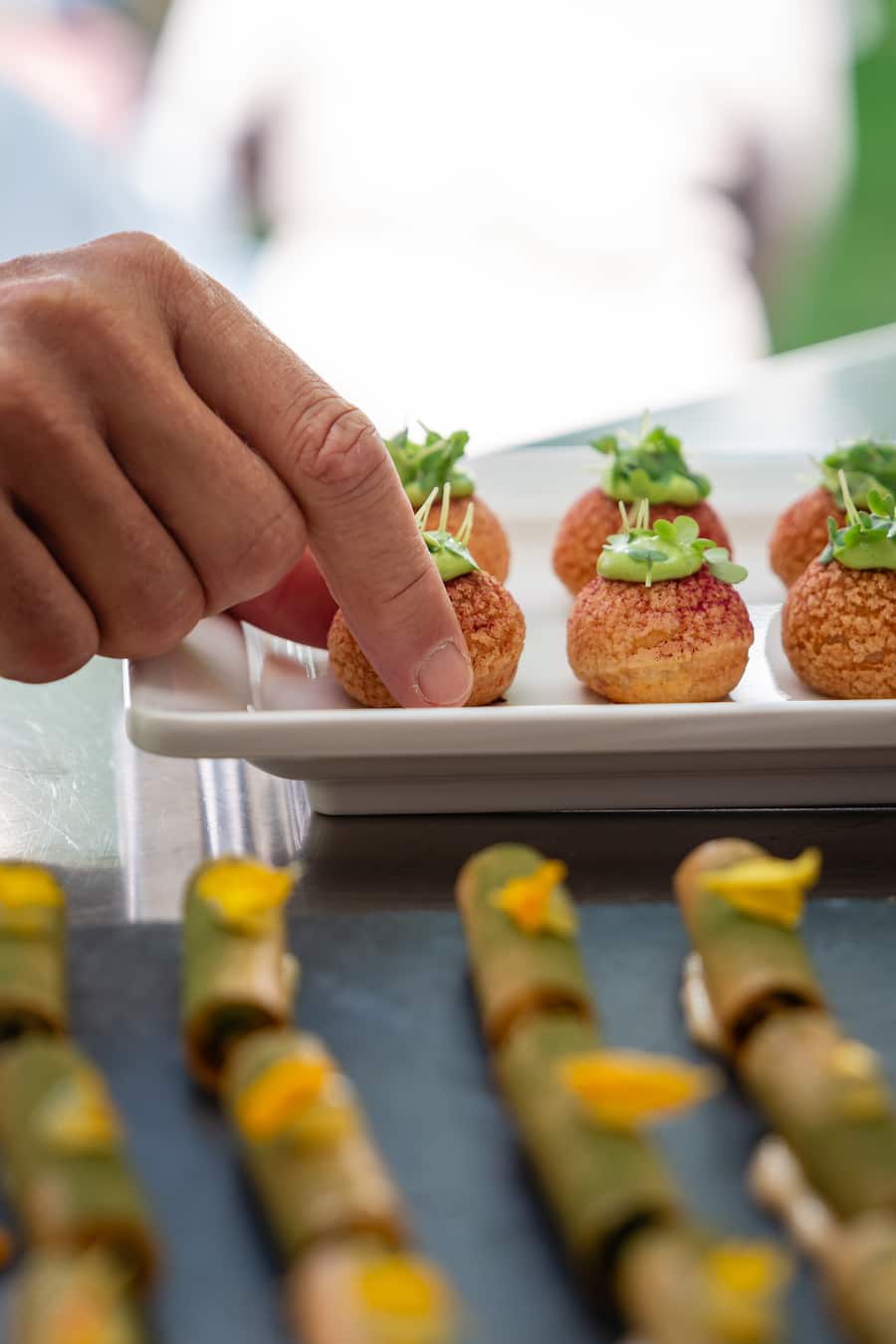 Amuse Bouche - Dominik Hartmann - GaultMillau Garden Party 2024 - 11. August 2024 - Copyright Olivia Pulver