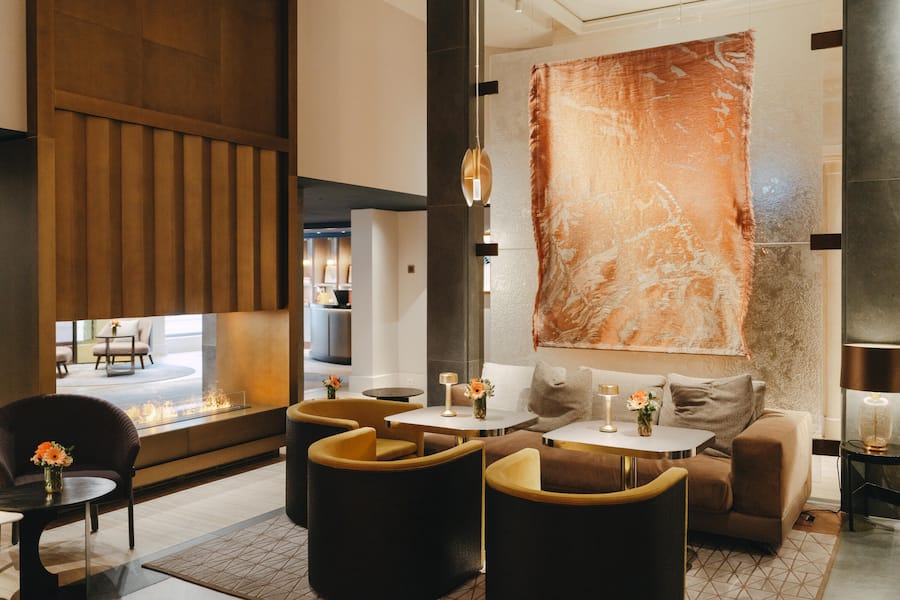 Lobby, Bar-Lounge - Mandarin Oriental Savoy Zurich - Hotel des Jahres 2025 - Sommer 2024 - Copyright Olivia Pulver