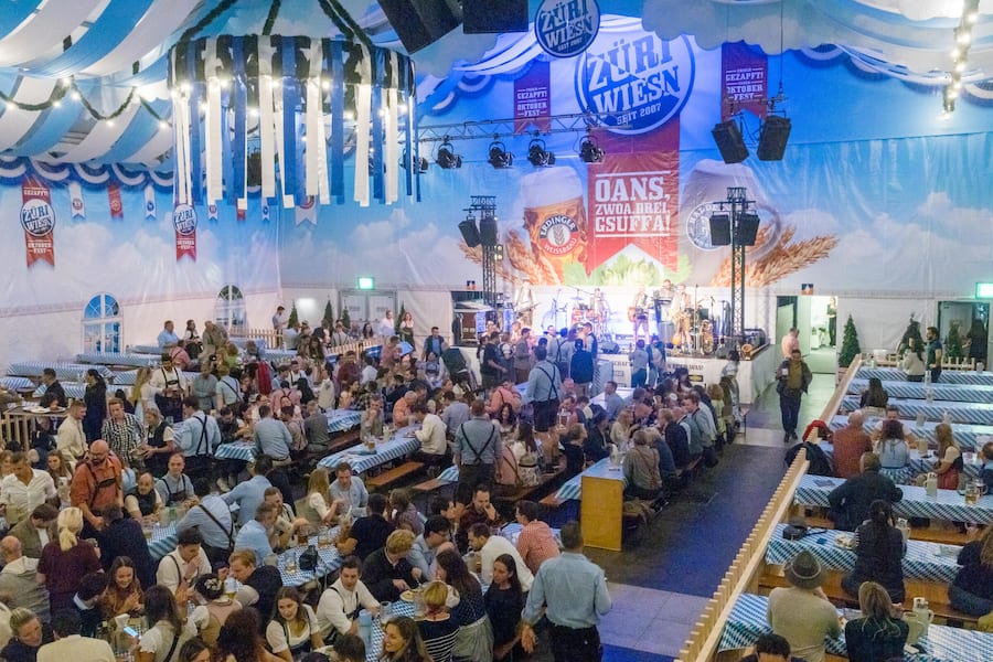Böni tranchiert ... das Oktoberfest im HB Zürich Stimmungsbilder Fotografiert am 26.09.2024