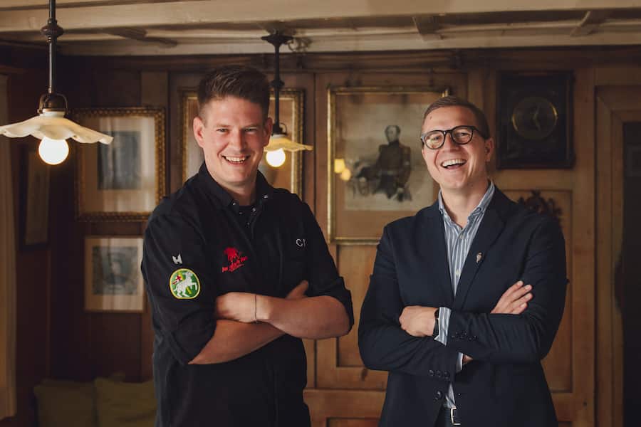 Sommelier Fabian Mennel, Taverne zum Schäfli, Wigoltingen; Champagner Laurent-Perrier Blanc-des-blancs; Kaisergranat, Wasabi, Passionsfrucht, Granatapfel, Ingwer, Zitronenschale, Kokosmilch-Zitronensauce; Koch Christian Kuchler; Foto: Digitale Massarbeit, Tanja und Simon Kurt