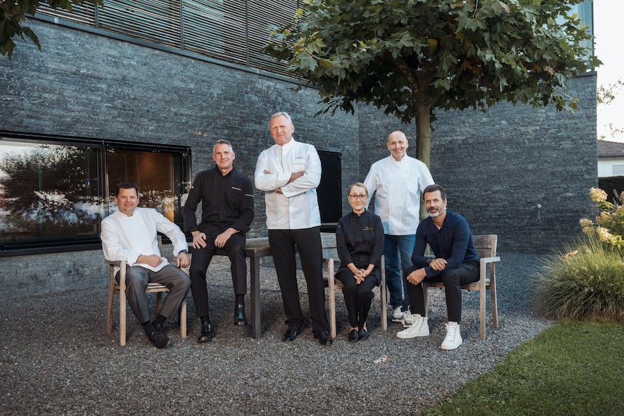 19 Er Bild - Koch des Jahres Party - Restaurant Mammertsberg v.l Frack Giovannini, Heiko Nieder, Peter Knogl, Tanja Grandits, Philippe Chevrier und Andreas Caminada