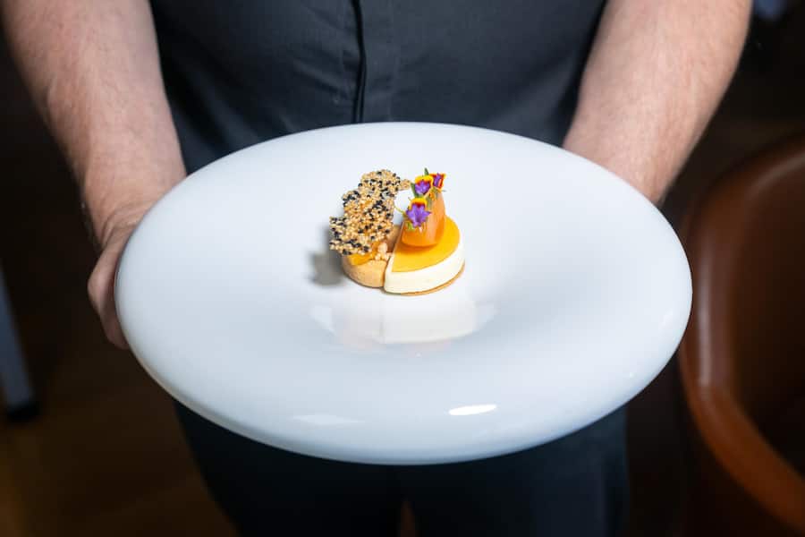 Hotel Einstein, St. Gallen; 29.08.2024 Gericht: Sesam, Quark, Estragon