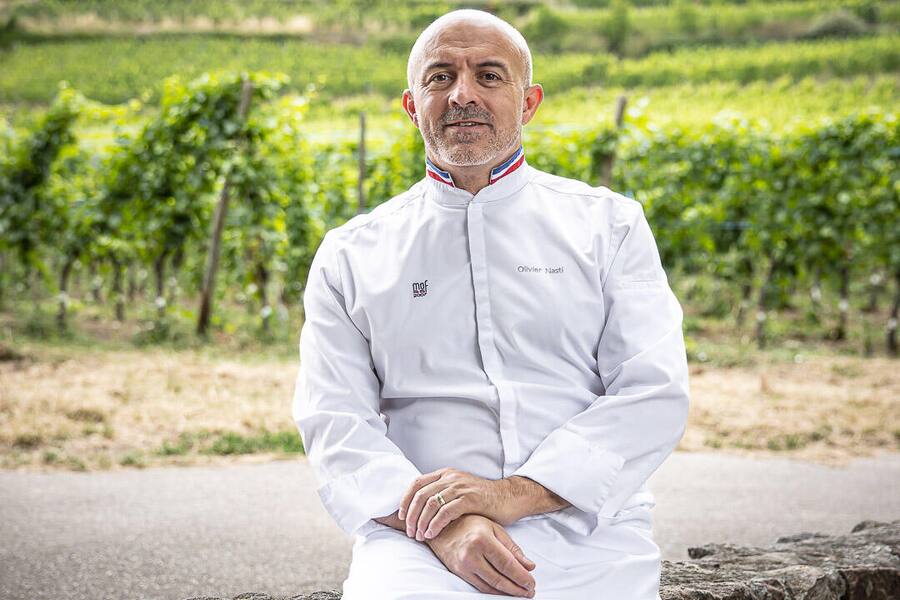 Olivier Nasti, Chef Restaurant La Table d'Olivier Nasti im Hotel Restaurant & Spa Le Chambard, Kaysersberg, Frankreich.
