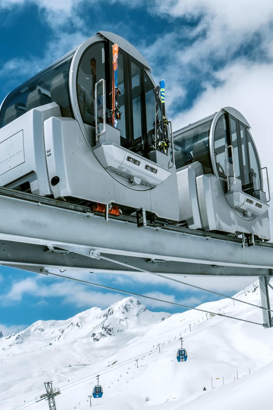 Race For Nature – Ein Rennen zum Schutz unserer Natur The Tschuggen Collection feiert ihr 100-jähriges Jubiläum mit einem einzigartigen Charity-Event