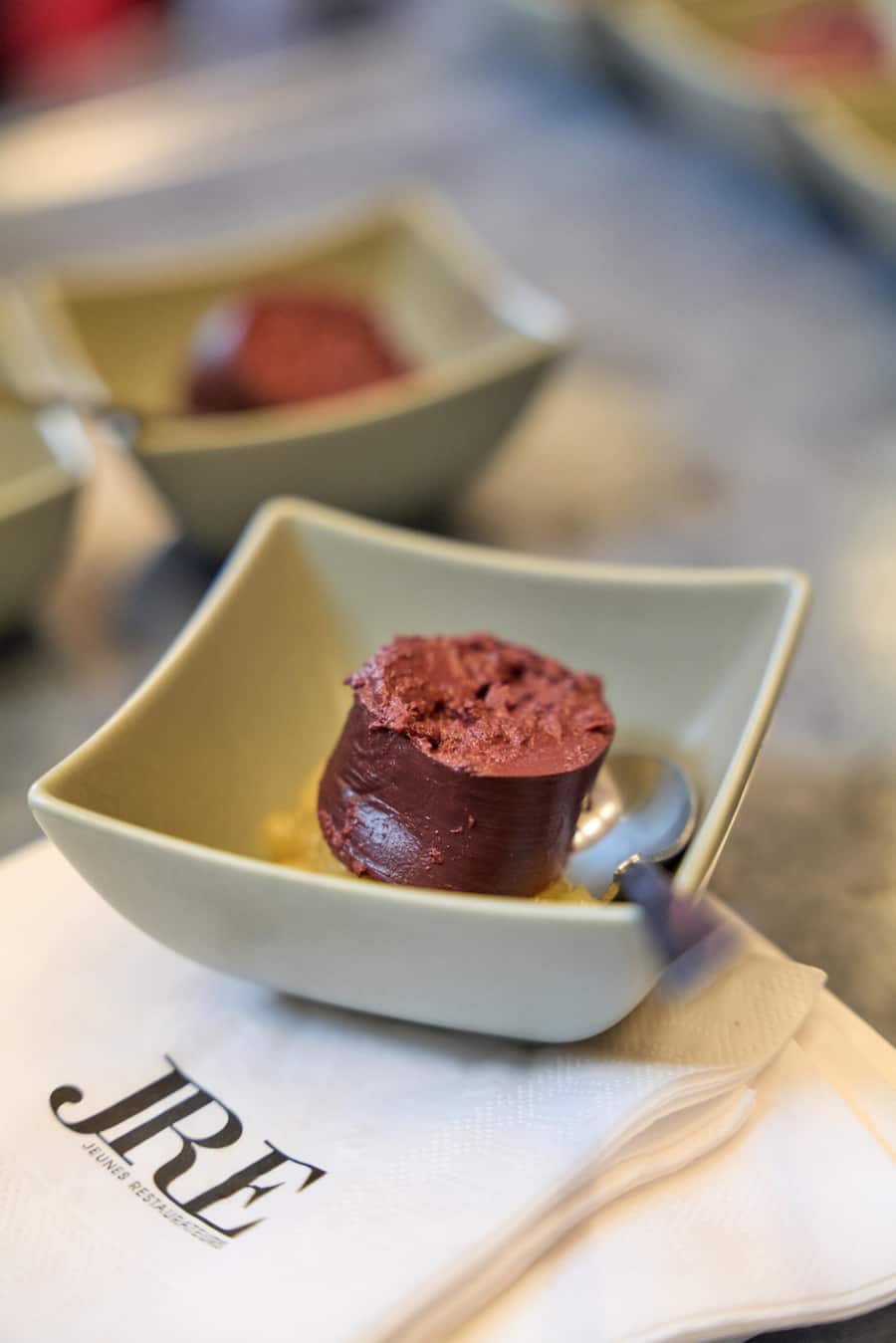 Gluringen, le 9 septembre 2024, Partner Lunch 2024 des JRE avec à la cuisine de l âHôtel restaurant Tenne Fernando Michlig et Gaston Zeiter ici à lâapéro ou étaient représenté les produits des partenaires © Sedrik Nemeth