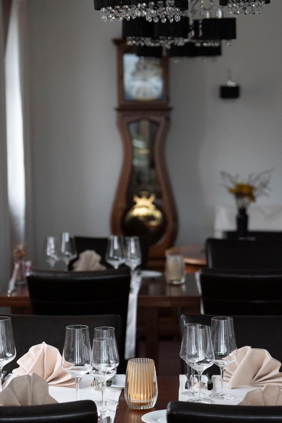 16.08.2024; Gurtnellen-Dorf (UR): Wild essen bei Beat Walker im Restaurant Im Feld; Innenaufnahme des Restaurant Wild. © Valeriano Di Domenico