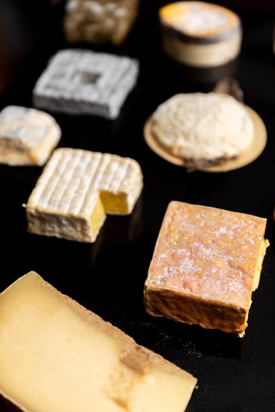 GMC Böniger Tranchiert Käsewagen bei Arno Sgier, Restaurant Traube Käsewagen