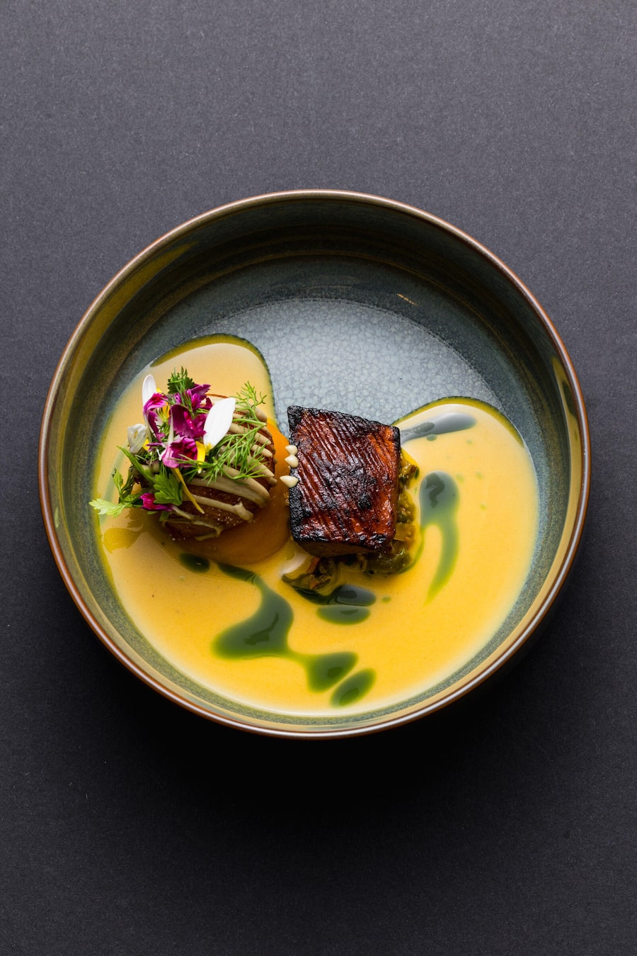 Kombination vom Seeländer Kürbis, Christian Aeby, JRE, Restaurant Du Bourg Biel, GMC Jubiläum mit JRE-Gastköchen, 10 Jahre Schüpbärg-Beizli, in Schüpberg BE, 13. Oktober 2024. Copyright: Roy Matter