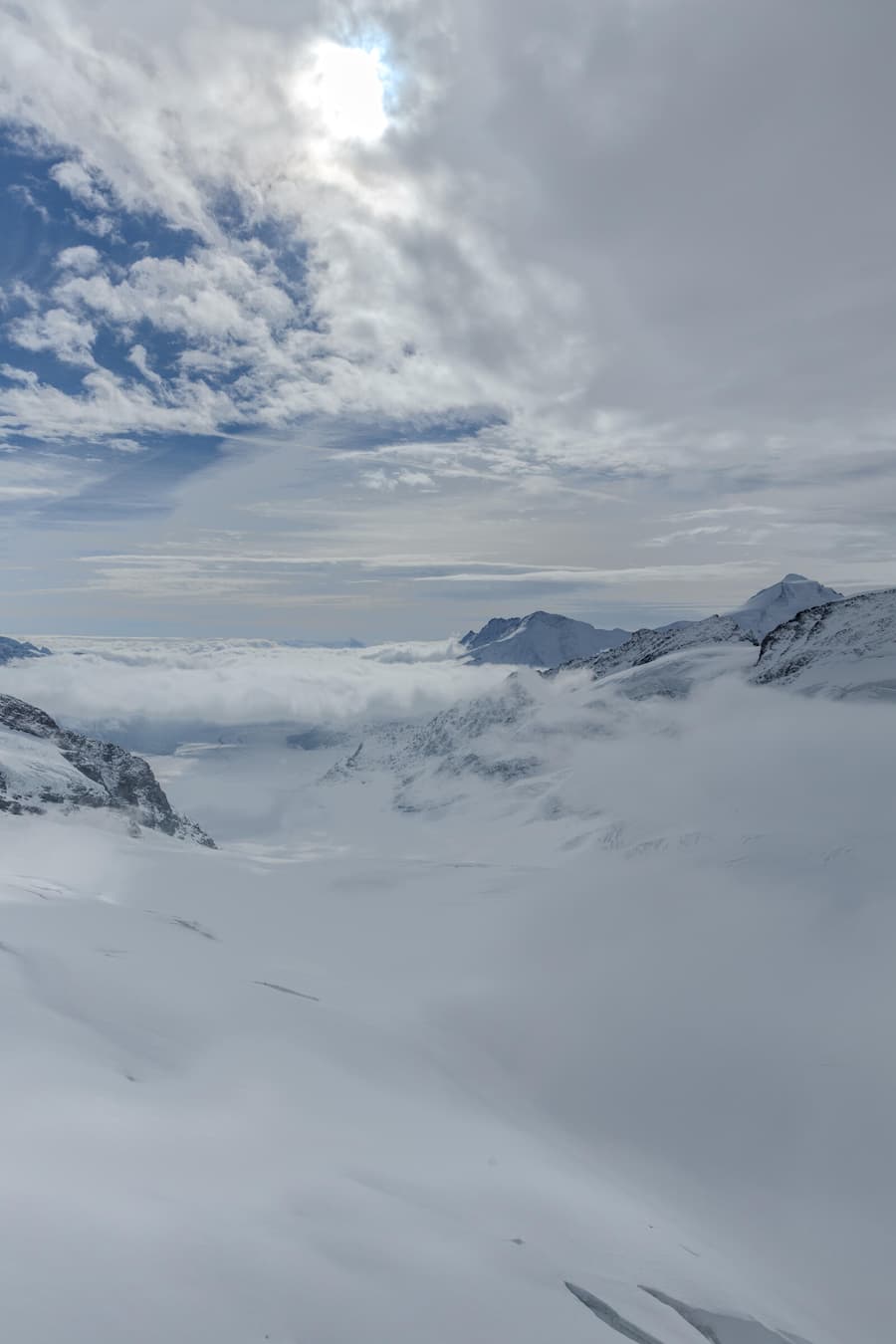 Vinum Vertikal, Weindegustation auf drei Höhen; Jungfraujoch BE Impressionen Landschaft Fotografiert in Grindelwald am 12.10.2024
