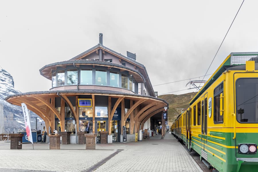 Vinum Vertikal, Weindegustation auf drei Höhen; Jungfraujoch BE Weindegustation Reportage mit Peter Keller Kleine Scheidegg Fotografiert in Grindelwald am 12.10.2024