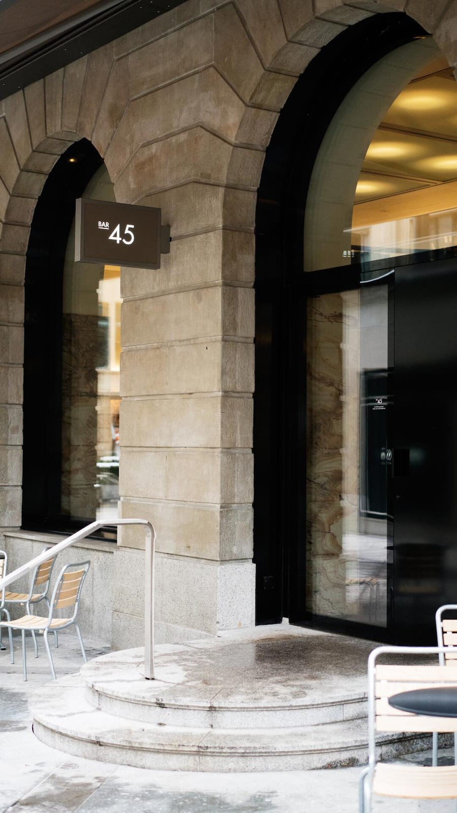 Bar 45