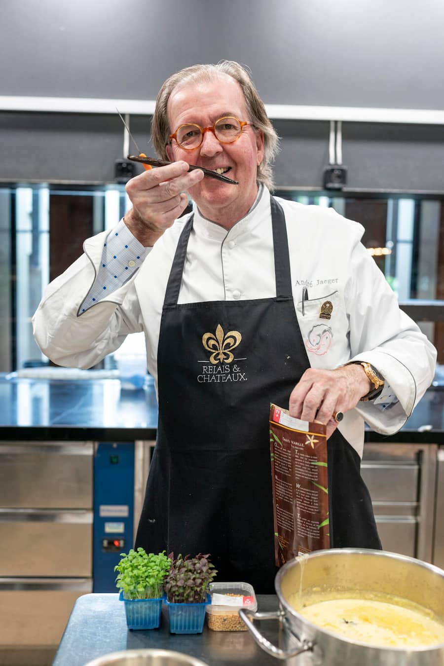 Buena Vista Kitchen Club im Chedi, André Jäger mit Vanilleschote