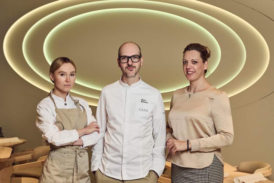 links Ehefrau von Pietro Catalano Kreativ Director Elena Klimianok, Mitte Founder und Autodidakt Chef Catalano Pietro, rechts Geschäftsführerin Schwester Stefania Catalano